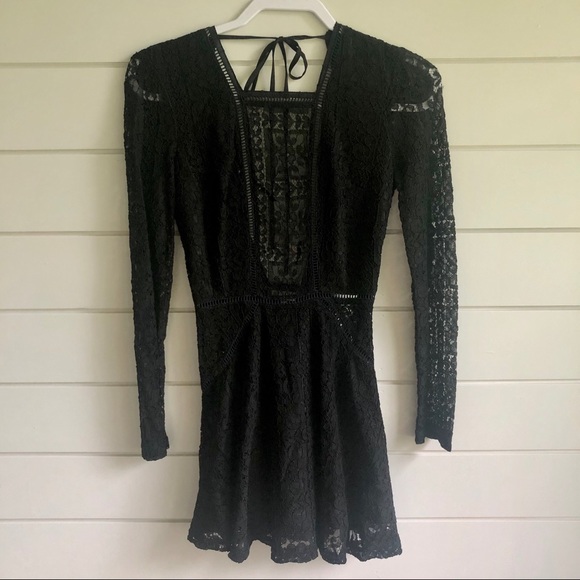 Tobi lace crochet dress - Picture 3 of 9